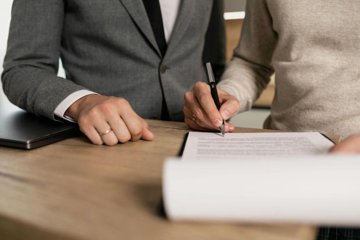 Cláusulas del contrato laboral que conviene revisar
