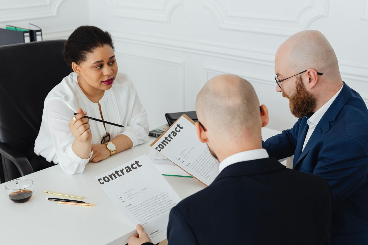 Diferencias entre contrato laboral y mercantil