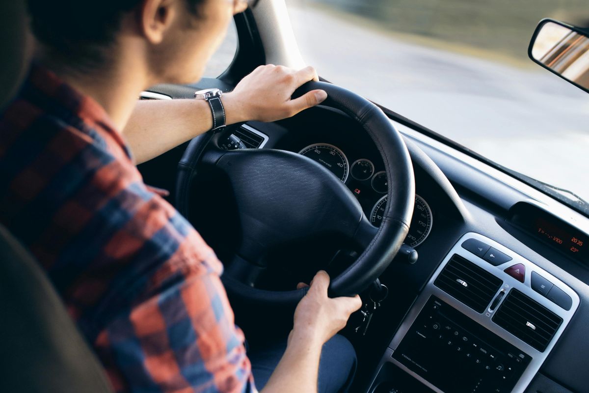 ¿Se puede obligar a un trabajador a usar su coche?